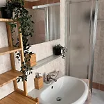 Apartment Bee In *