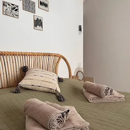 Apartment Bee In
